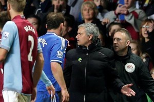 Chelsea cae y cede terreno en la Premier Chelsea tiene a seis puntos al Manchester City, que tiene dos duelos pendientes.