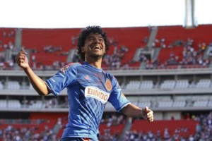 Giovani Hern�ndez anot� al minuto 6 del primer tiempo