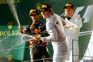Nico Rosberg gana el GP de Australia El alemn Nico Rosberg (c) festeja al lado de Daniel Ricciardo (i) y Kevin Magnussen su triunfo en e