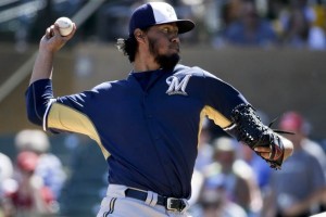 Yovani Gallardo tard� en ponerse en su punto, pero despu�s domin� a los D'Backs