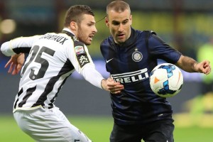 Inter no pudo en casa ante el Udinese.