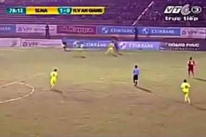 Tran Dinh Dong fue castigado por lastimar en la pierna a un contrario durante un juego de la liga vi