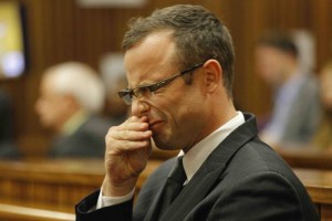Pistorius busca probar que dispar� a su novia al confundirla con un asaltante.