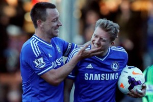 Chelsea se afianza en el liderato; Arsenal, tropieza El Chelsea de Mourinho se afianza en la cima de la Liga Premier de Inglaterra.