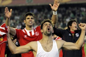 Sevilla, AZ Alkmaar, Juventus, Valencia, Benfica, Lyon, Oporto y Basilea avanzaron.