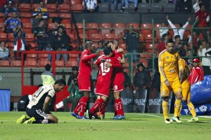Toluca gan� en el �ltimo minuto con el tanto de Nava.