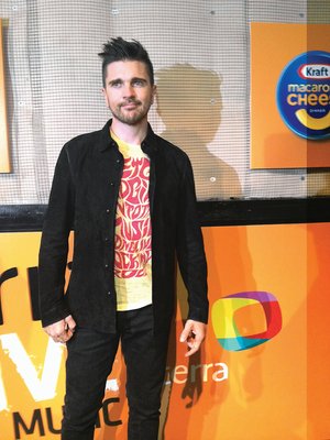 Juanes vuelve <i>Loco de amor</i>