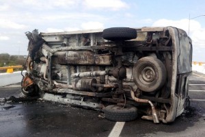 Los empleados se trasladaban en camioneta conducida por Melchor Pat, cuando al llegar al paso a desn