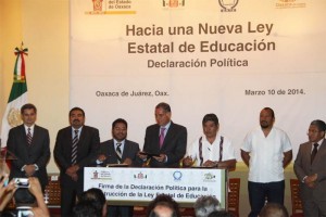 La declaracin poltica firmada hoy por el gobernador de Oaxaca, Gabino Cu, y el Congreso local, am