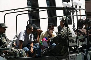 Miembros del Ejrcito Mexicano localizaron esta madrugada en Reynosa, Tamaulipas, a 43 personas que 