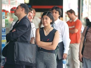 Dato de empleo en EU inquieta a bolsas