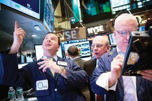 Crisis en Ucrania crea p�nico en los mercados