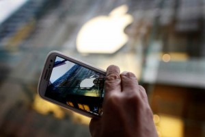 Apple y Comcast negocian servicio de TV Desde hace aos se especula la entrada de Apple en el mundo de la televisin, pero hasta ahora la co