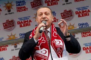 En Youtube fueron difundidas varias grabaciones en las que una voz atribuida al primer ministro turc