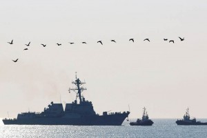 Segn una portavoz de la Marina (Armada) estadounidense, el USS Kidd (con dos helicpteros) ha parti