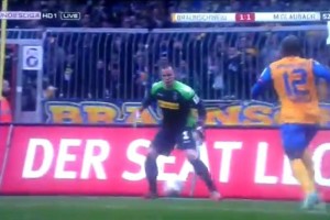 <b>Video.</b> El grave error del futuro portero del Barca Ter Stegen permiti el empate entre Borussia Mnchengladbach y Eintracht Braunschweig