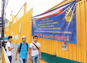 Maestros paran clases en CCH-Sur Maestros paran clases en CCH-Sur