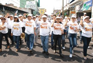 Va SNTE por m�s beneficios