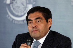 PRD en Senado respaldar ley contra violencia en estadios Miguel Barbosa, lder de la bancada del PRD en la Cmara Alta, dijo que por su importancia su partid