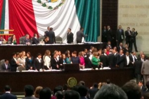 Momentos de tensi�n hubo en el Palacio Legislativo de san L�zaro durante la discusi�n del seguro de 