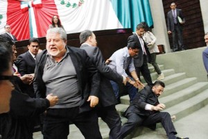 Manuel Huerta Ladr�n de Guevara (PT) y otros diputados como Alfonso Durazo (MC) intentaron impedir l