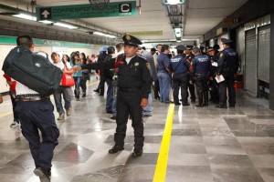 Tras altercado, la pareja de polic�as se retir� sin darse cuenta que detr�s de ellos iban Jorge Iv�n