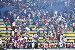 Avalan diputados ley contra violencia en los estadios El documento incluye un artculo transitorio para que a partir de la aprobacin de la ley los congre