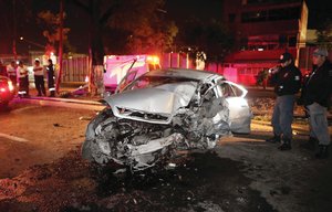 Tlalnepantla: balean a 3; uno m�s choca y muere