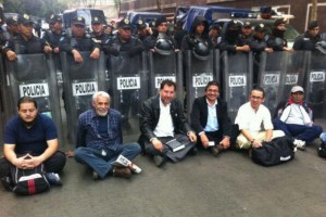 La calle de Pars, esquina con Paseo de la Reforma, se encuentra cerrada a la circulacin vehicular