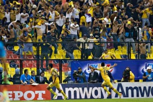 Ra�l Jim�nez logr� alentar con sus goles el vuelo de las �guilas.