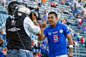 Marco Fabi�n sabe c�mo ganarle al Am�rica y quiere repetir el triunfo para quitarse una espina trico