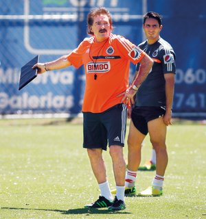 La Volpe se pone exigente con Chivas