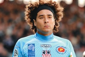 Ven futuro de Ochoa en el AC Milan Guillermo Ochoa est en la mira del AC Milan de la Serie A, segn un medio italiano.