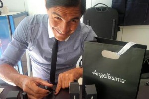 Juan Francisco Palencia luce con sus uas muy rockeras