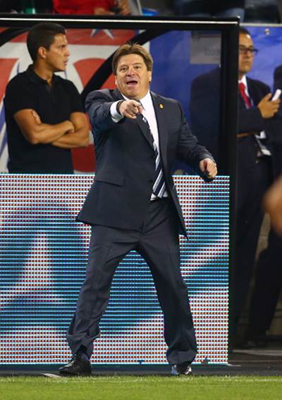 <b>Brasil 2014.</b> Herrera, tranquilo con cambio en el segundo tiempo Durante el medio tiempo, el 'Piojo' seal a los jugadores que deban