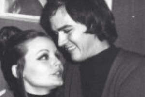 La cantante record� a sus padres