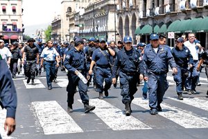 Protestan policas en Michoacn y Guerrero