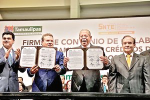 Firma SNTE convenio de reestructuracin