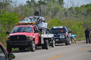El choque de frente entre dos veh�culos particulares en una carretera de Quintana Roo dej� este d�a 