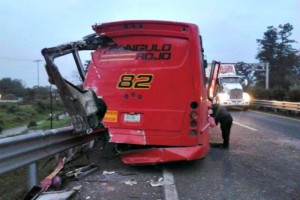 Un total de 22 pasajeros resultaron lesionados, dos de los cuales fueron reportados como graves