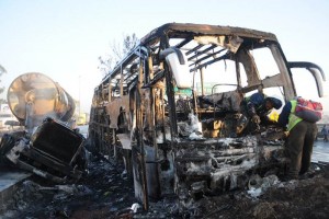Se quema otro autobs; sobreviven pasajeros