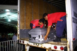 Los cuerpos de las v�ctimas arribaron ayer a Tabasco