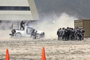 Nuevo Len: en las entraas de Fuerza Civil Los futuros policas son sometidos a arduas sesiones de entrenamiento. El horario habitual de los ca