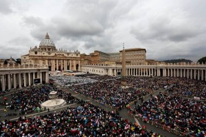 El Vaticano inform hoy que suman 800 mil las personas que participaron en Roma