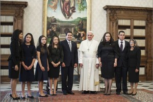 El presidente hondureo realiz una invitacin al papa argentino para que visite Honduras