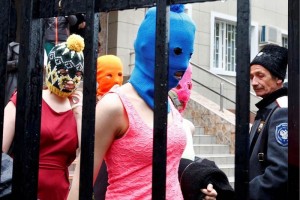 Las integrantes de Pussy Riot fueron arrestadas en diversas ocasiones por protestar contra el rgime