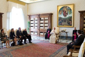 El papa Francisco, durante su reunin con miembros de la  Oficina Internacional Catlica de la Infan