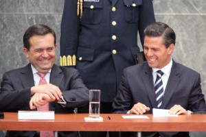 Pe�a Nieto defiende ley de telecom