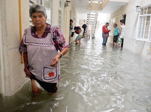 Fuga da�a viviendas en la colonia Vallejo