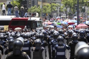 Dirigentes de la coordinadora realizaron pronunciamientos desde el camin que utilizaron durante la 